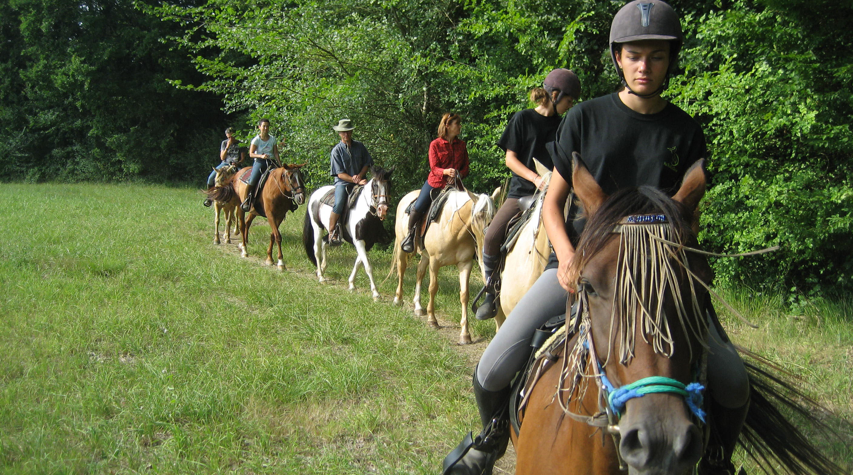 Ballade à cheval dans la campagne du Lot-et-Garonne, Gîte de charme Missandre et équitation